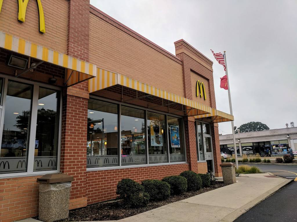 McDonalds | cafe | 420 Desplaines Ave, Forest Park, IL 60130, USA | 7084880146 OR +1 708-488-0146