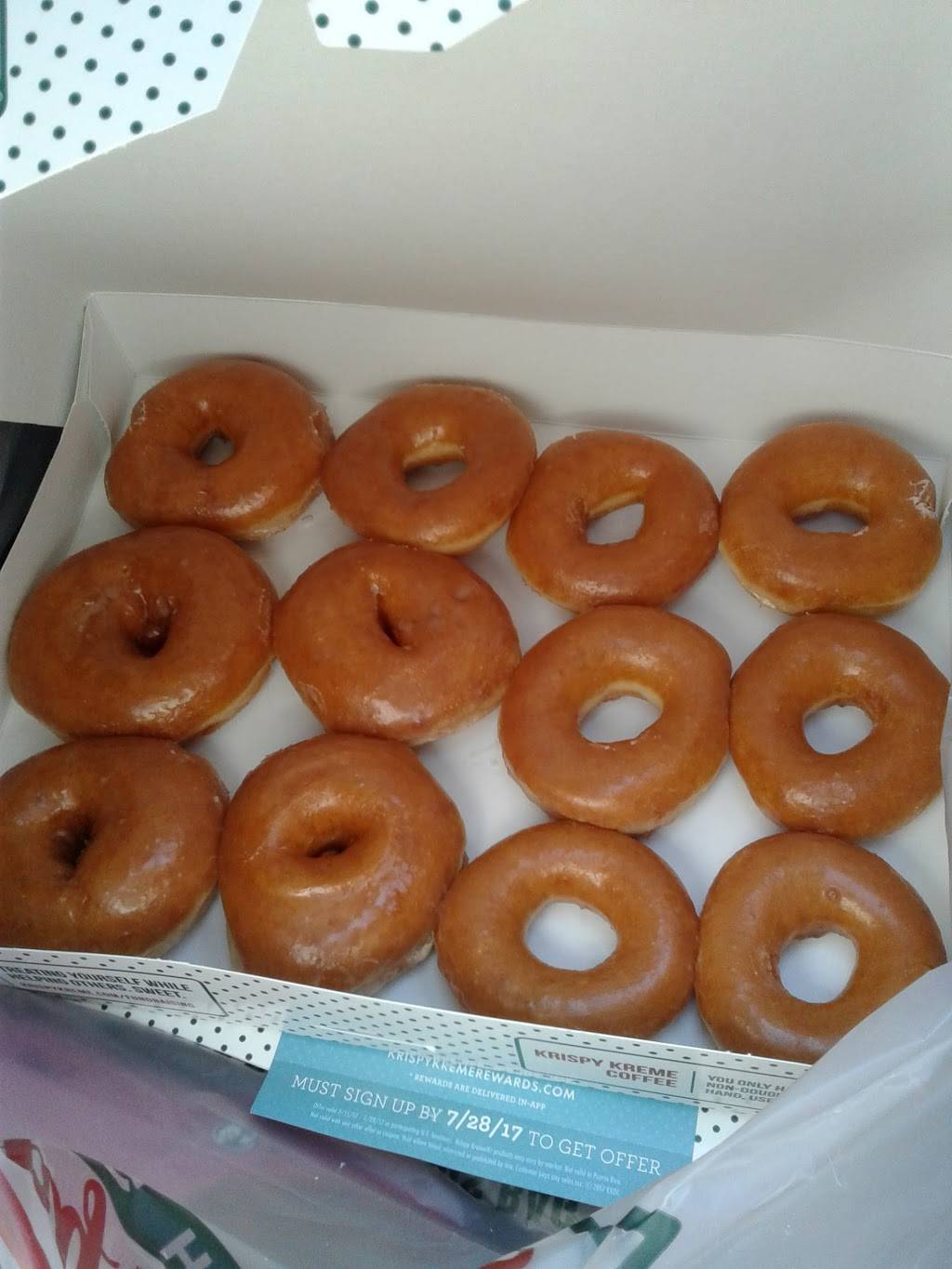 Krispy Kreme | bakery | 110 Cox Creek Parkway South, Florence, AL 35630, USA | 2567660545 OR +1 256-766-0545