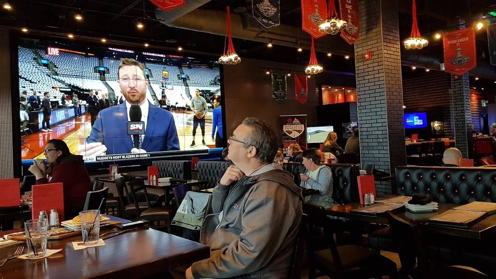 Shoeless Joes Sports Grill | restaurant | 1183 Upper James St, Hamilton, ON L9C 3B2, Canada | 9053835637 OR +1 905-383-5637