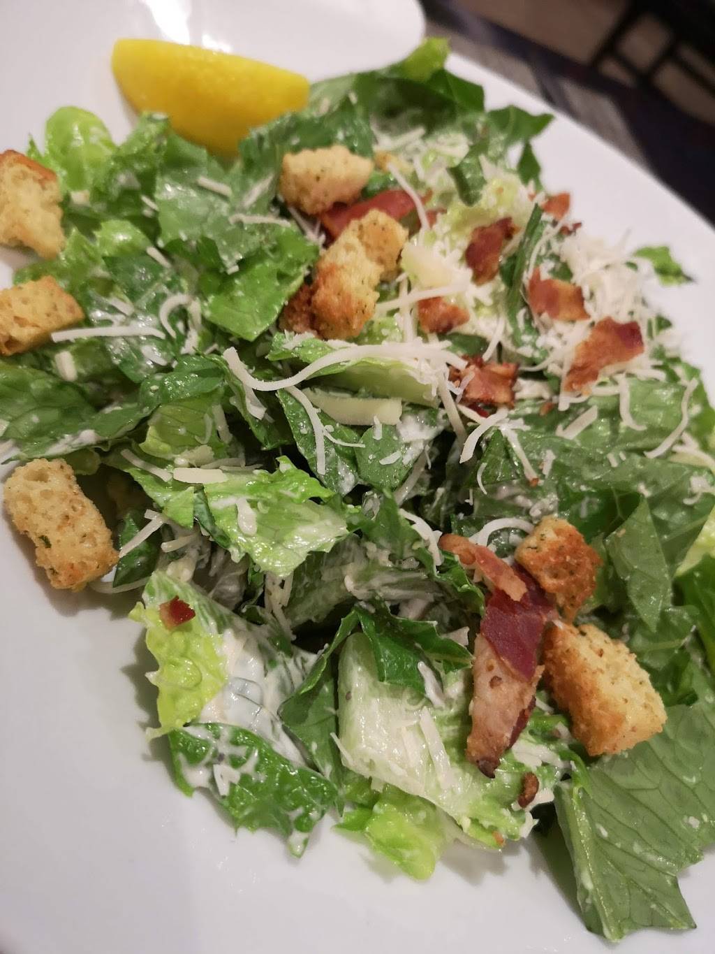 Quest Restaurant and Bar | restaurant | 6750 Mississauga Rd, Mississauga, ON L5N 2L3, Canada | 9055426741 OR +1 905-542-6741