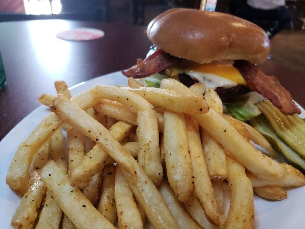 Johnnys West Sports Bar & Grill | restaurant | 12068 Dorsett Rd, Maryland Heights, MO 63043, USA | 3147365646 OR +1 314-736-5646