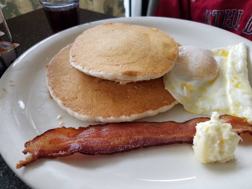 Chubbys Diner | restaurant | 427 Roseville Square, Roseville, CA 95678, USA | 9167735622 OR +1 916-773-5622