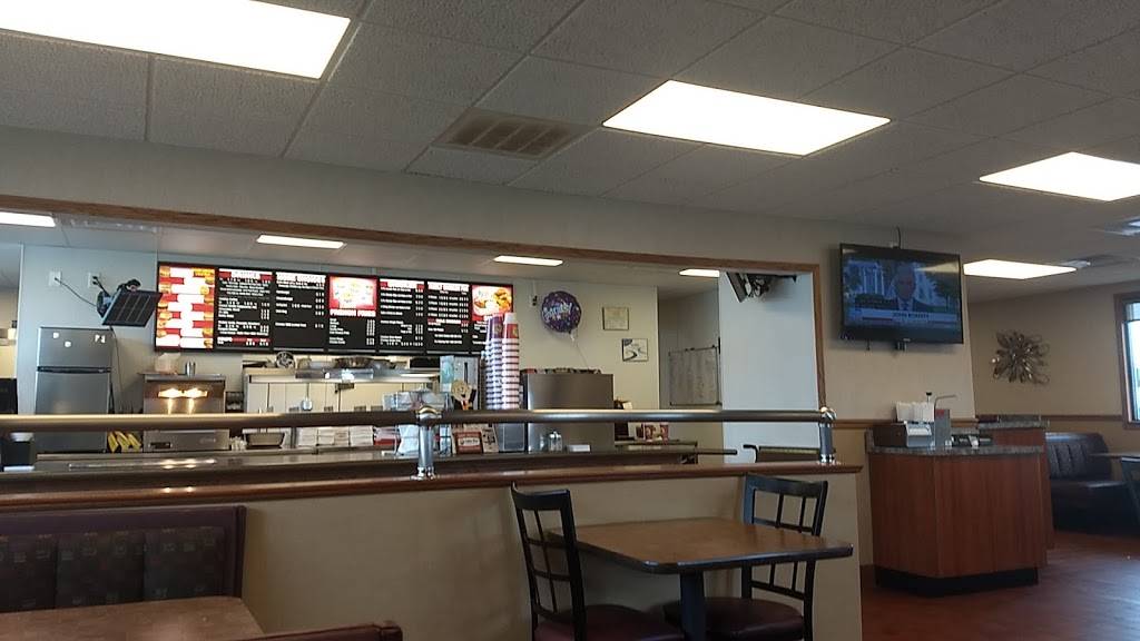 Penguin Point | restaurant | 705 W 7th St, Auburn, IN 46706, USA | 2609253112 OR +1 260-925-3112