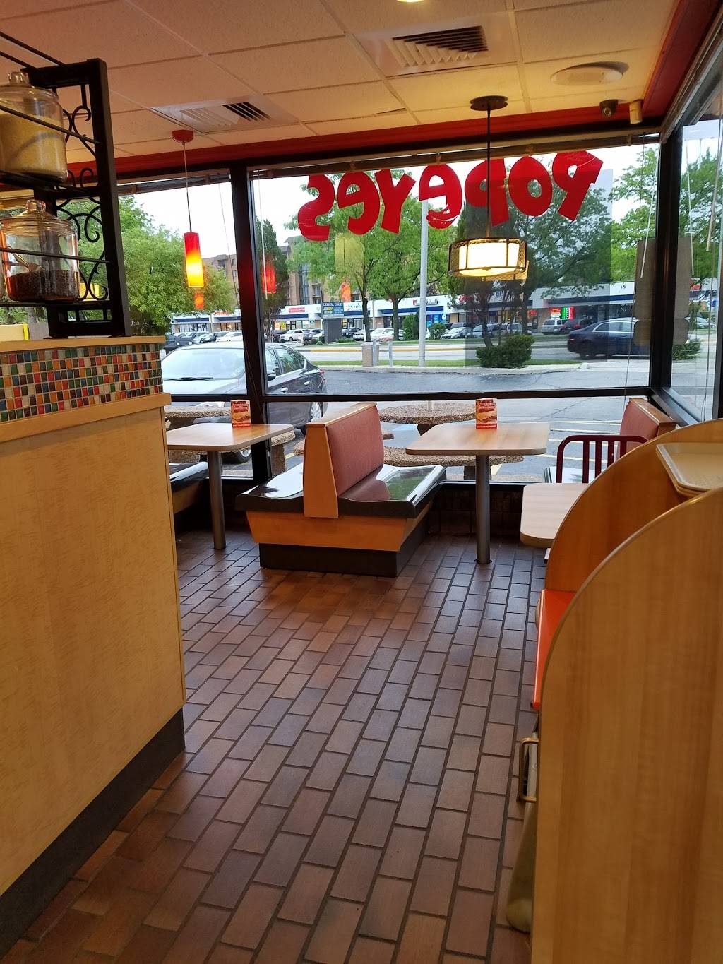 Popeyes Louisiana Kitchen | restaurant | 1790 Algonquin Rd, Mt Prospect, IL 60056, USA | 8477189000 OR +1 847-718-9000