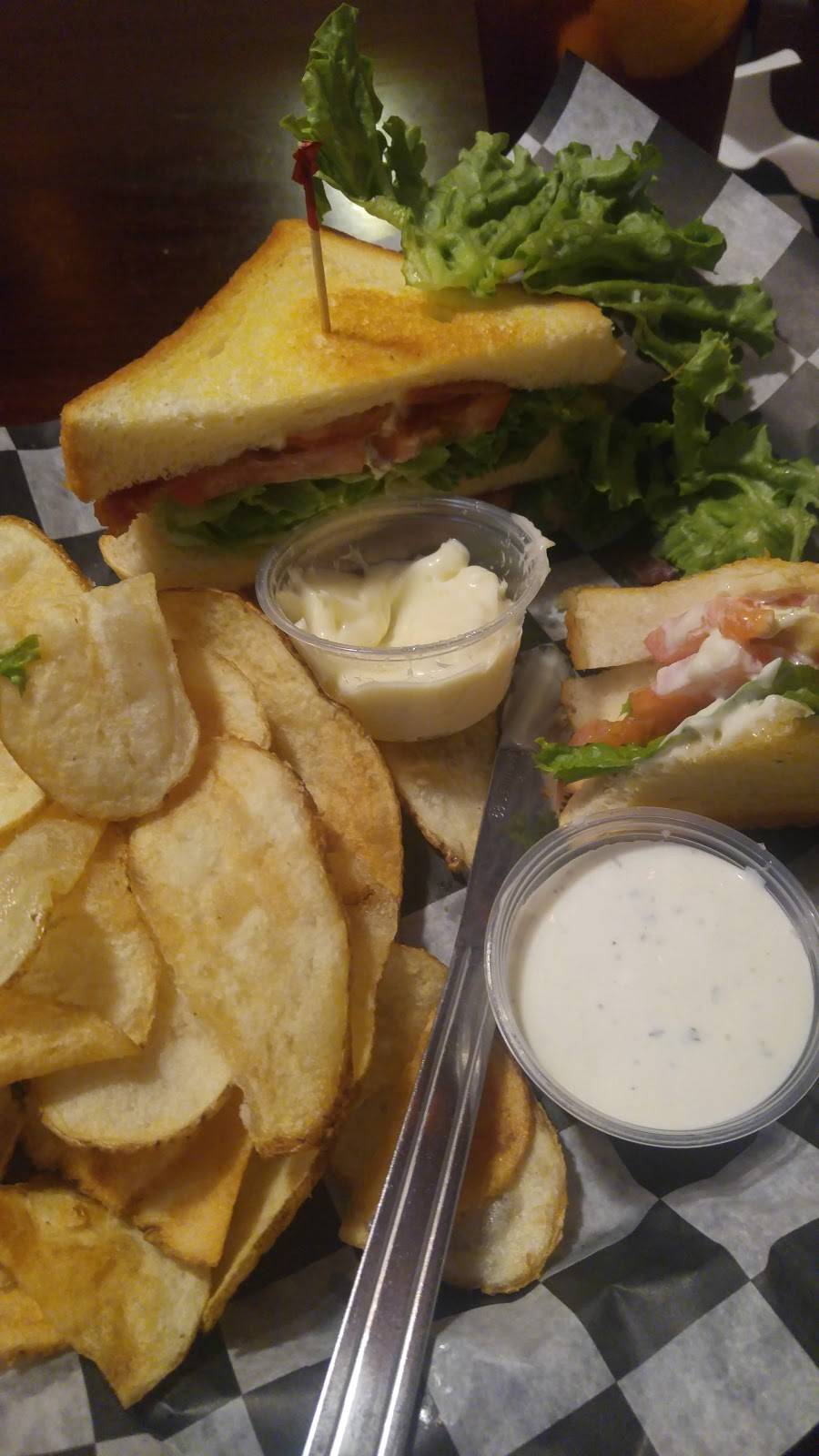 Uptown Charlies Restaurant | restaurant | 5828 N Church St, Greensboro, NC 27455, USA | 3366449447 OR +1 336-644-9447