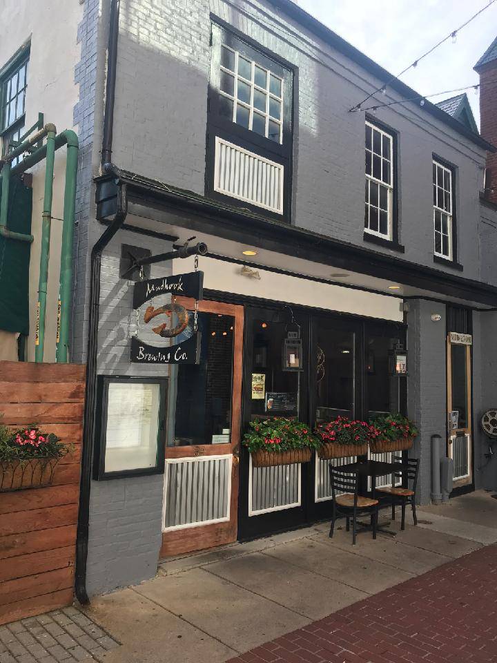 Mudhook Brewing Company | restaurant | 34 N Cherry Ln, York, PA 17401, USA | 7177473605 OR +1 717-747-3605