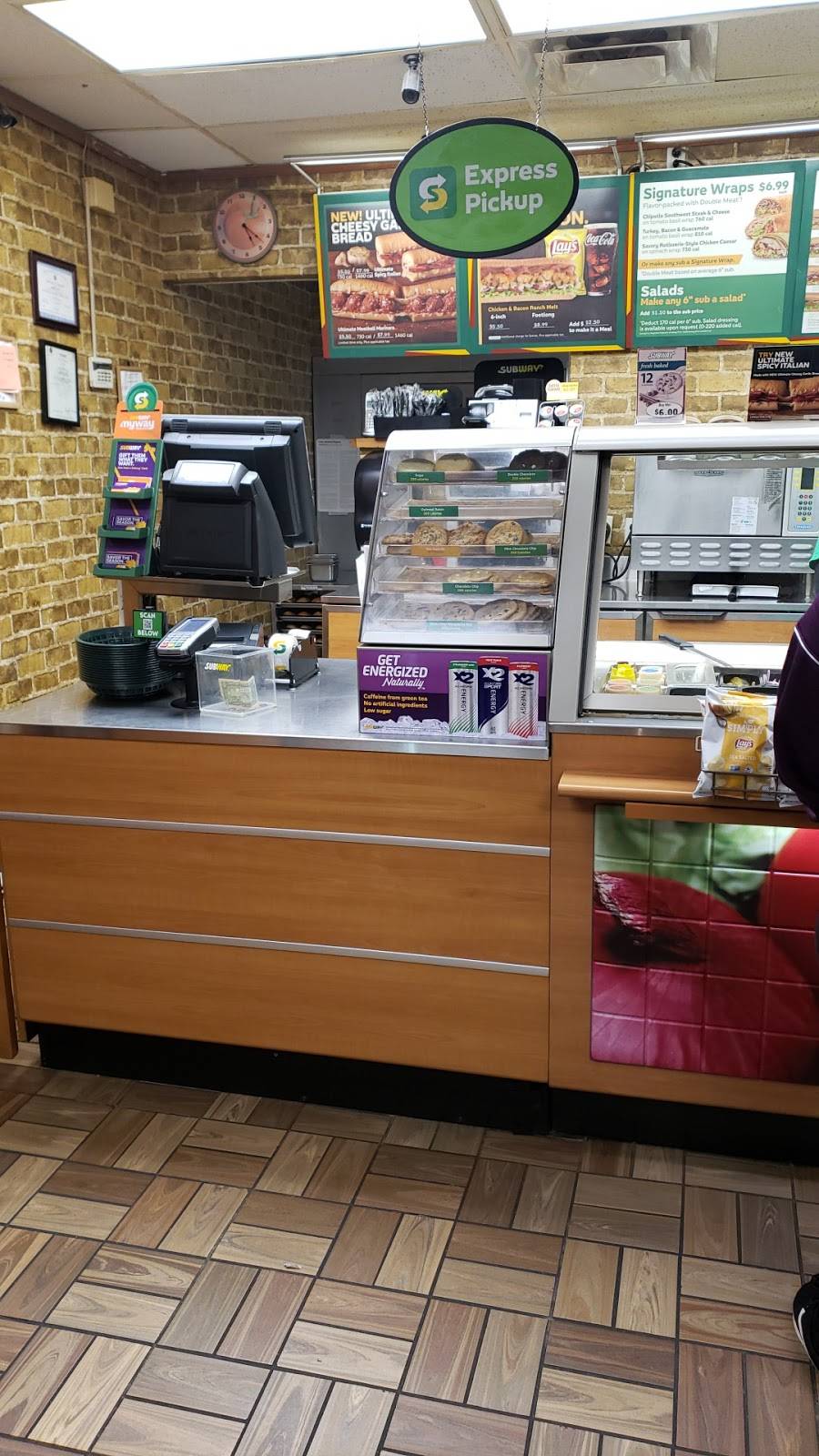 Subway Restaurants | restaurant | 679 Franklin Ave, Franklin Square, NY 11010, USA | 5168255191 OR +1 516-825-5191