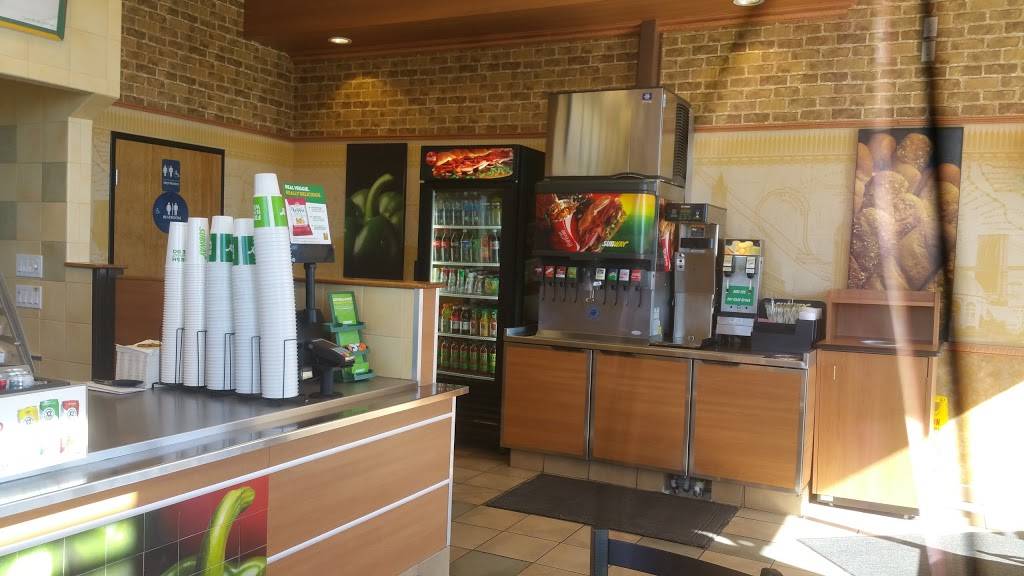 Subway Restaurants | restaurant | 28788 The Old Rd, Valencia, CA 91355, USA | 6617750400 OR +1 661-775-0400
