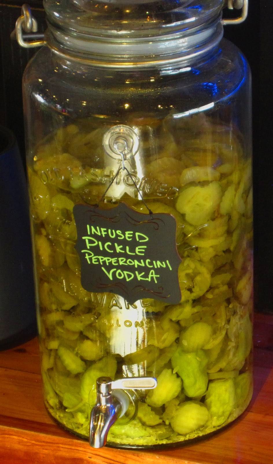 Cap City Tavern | restaurant | 1247 Bannock St, Denver, CO 80204, USA | 7209318888 OR +1 720-931-8888