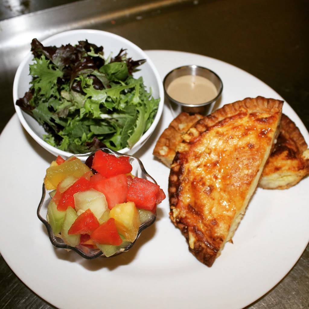 The Porch at the Lamb | restaurant | 865 W Springfield Rd, Springfield, PA 19064, USA | 6105443300 OR +1 610-544-3300