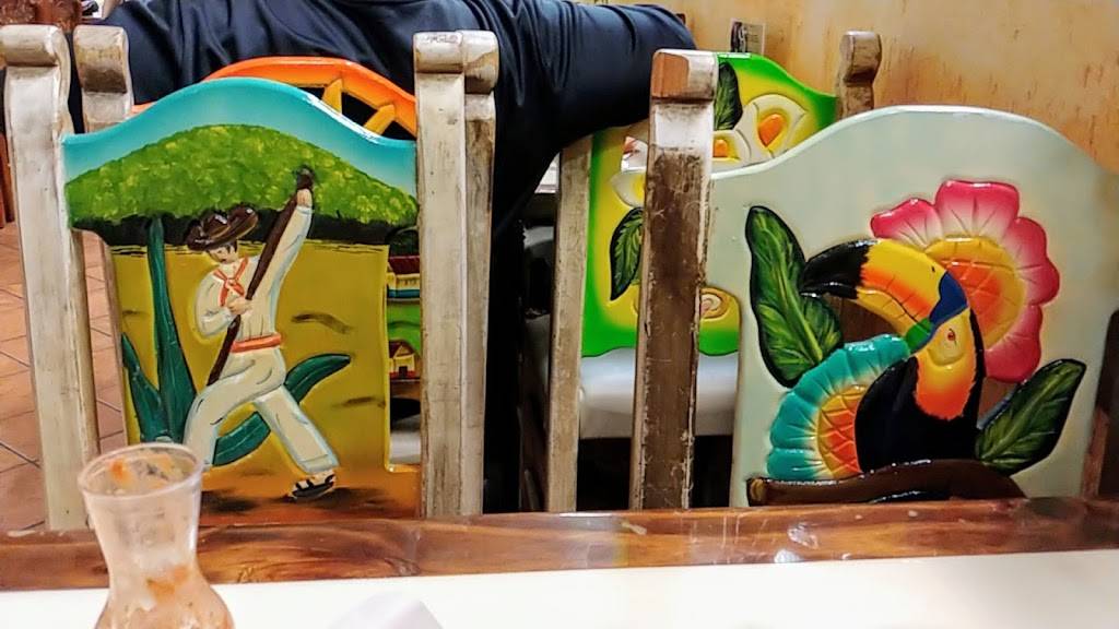 Tlaquepaque Mexican Grill & Restaurant | restaurant | 50601 Valley Plaza Dr, St Clairsville, OH 43950, USA | 7406952560 OR +1 740-695-2560