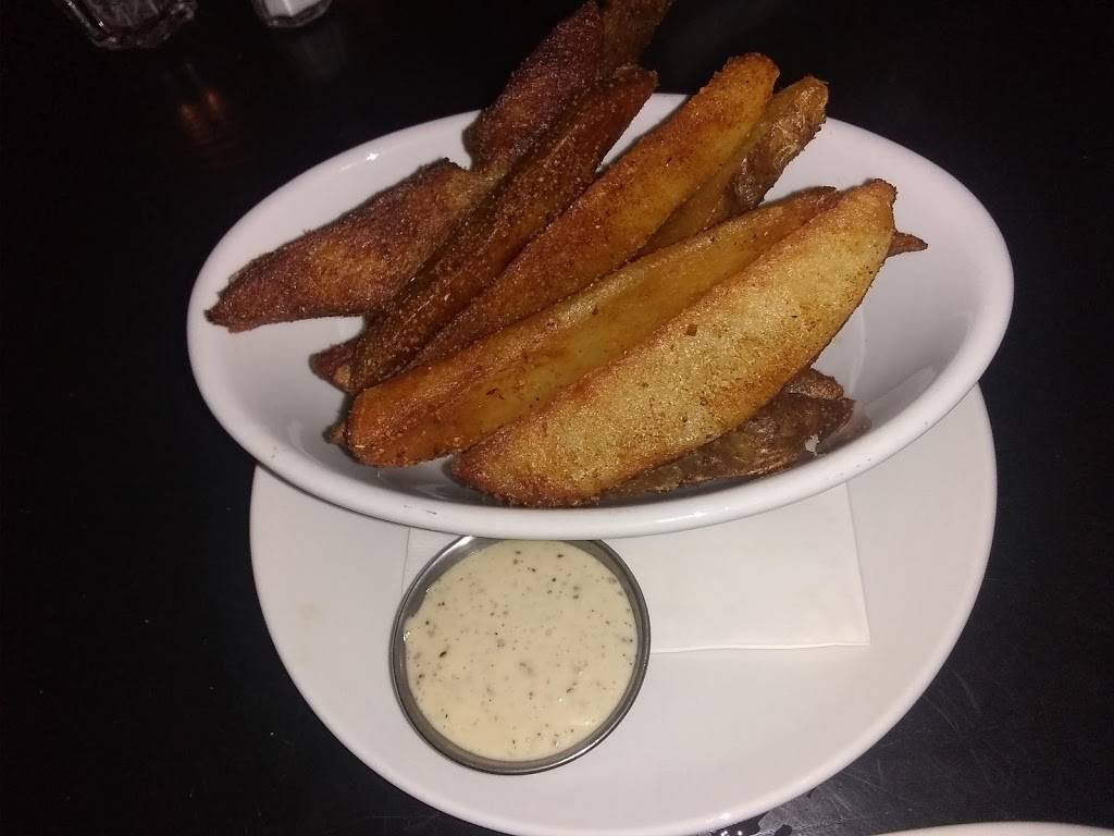 Parlor Bar & Kitchen | restaurant | 200 Broadway, Newport, RI 02840, USA | 4018489081 OR +1 401-848-9081