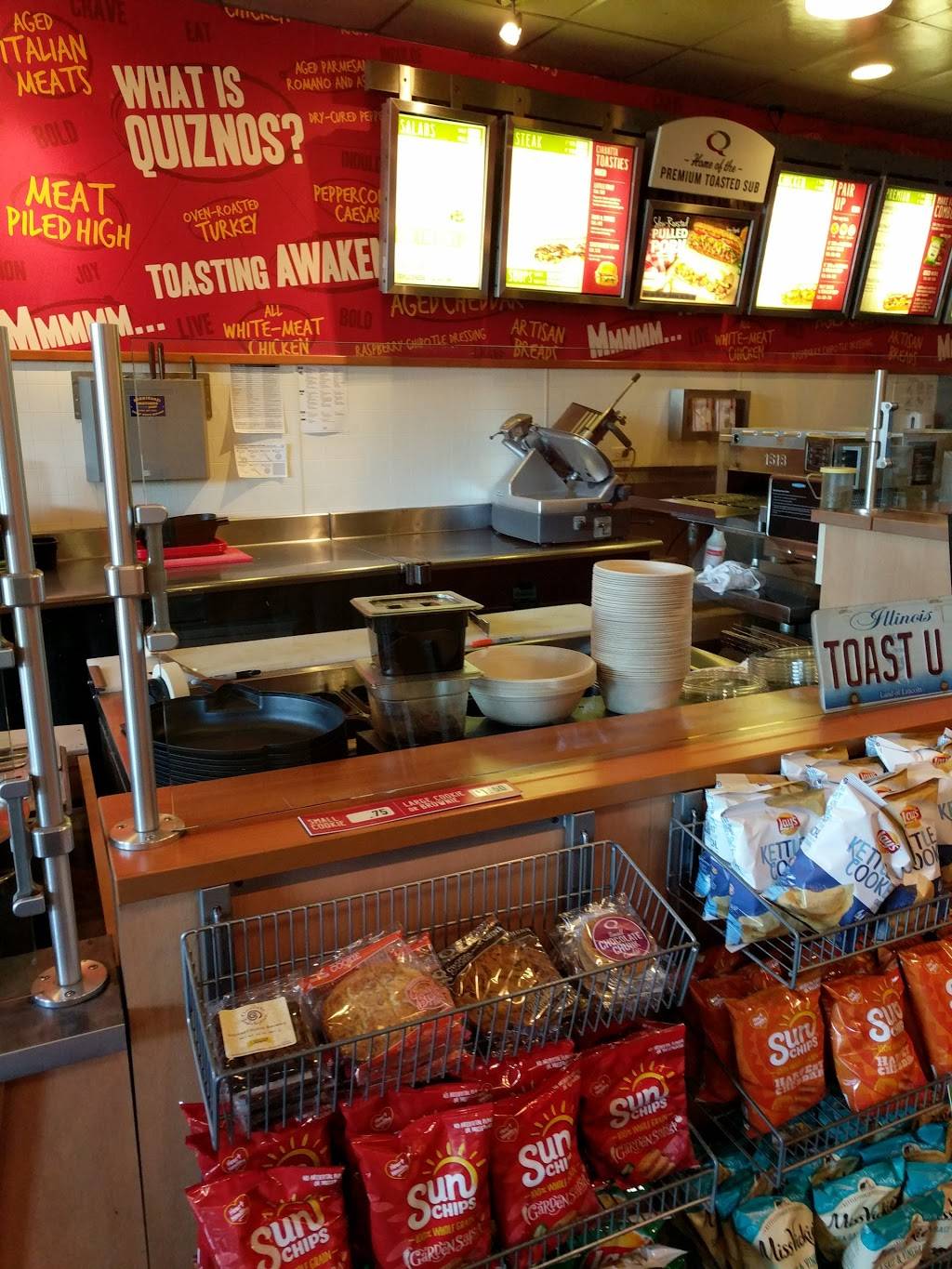 Quiznos | restaurant | 667 S Eastwood Dr, Woodstock, IL 60098, USA | 8152060843 OR +1 815-206-0843