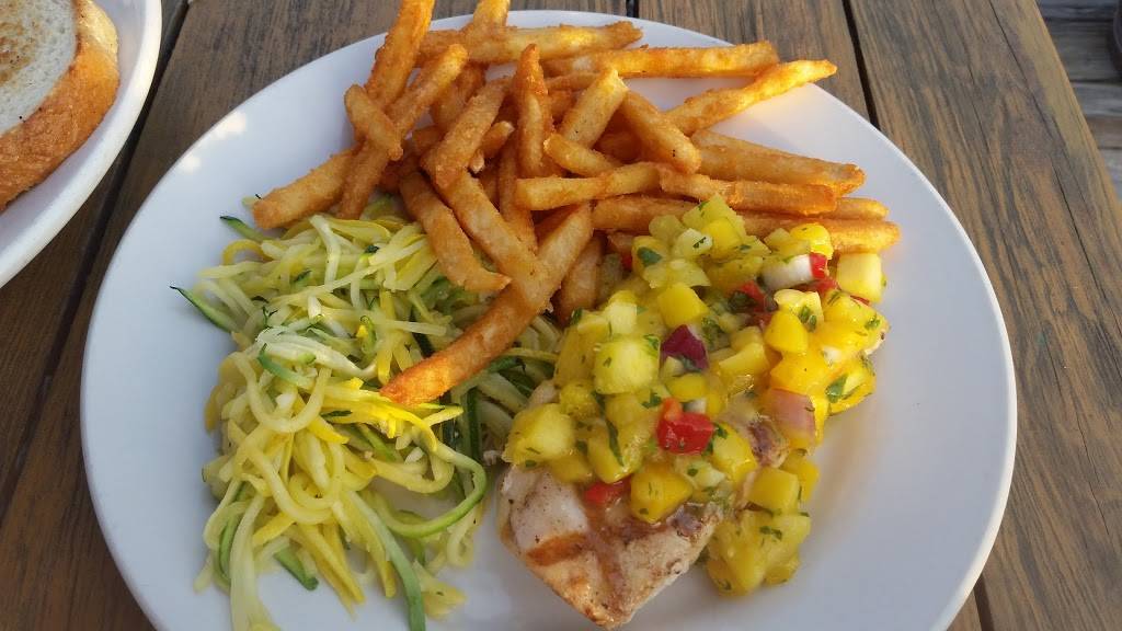 The Boatyard Waterfront Bar and Grill | restaurant | 1500 Stickney Point Rd, Sarasota, FL 34231, USA | 9419216200 OR +1 941-921-6200