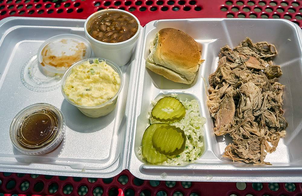 Whitts Barbecue | restaurant | 2532 Spring Ave SW, Decatur, AL 35601, USA | 2563502748 OR +1 256-350-2748