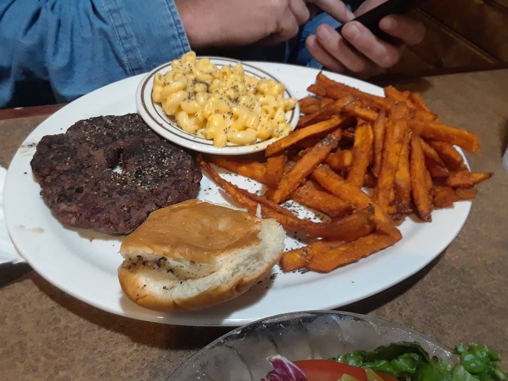 Brodys Steakhouse | restaurant | 2801 S, I-35, Belton, TX 76513, USA | 2548313065 OR +1 254-831-3065