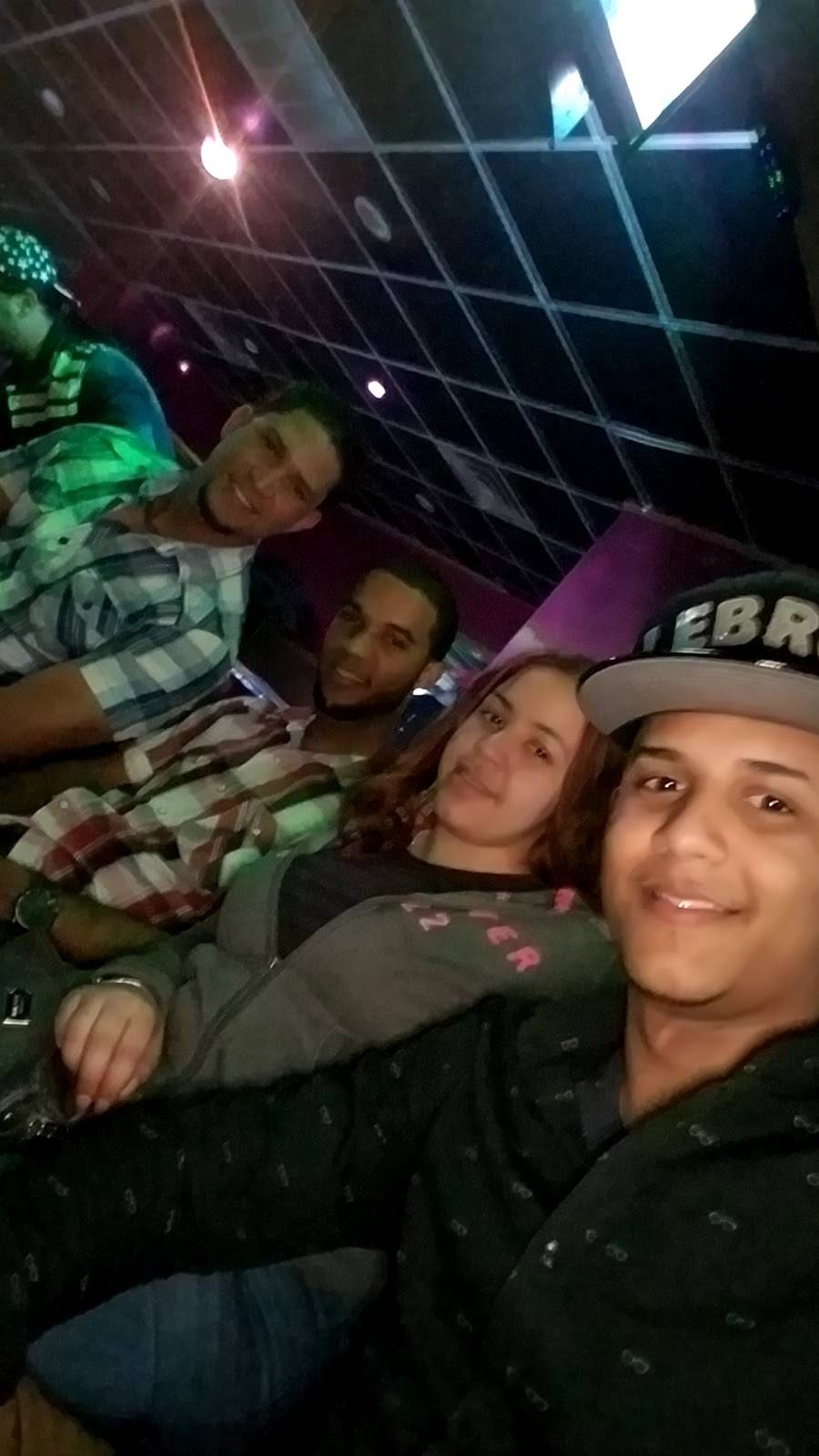 Casanova Lounge Inc | restaurant | 983 State St, Perth Amboy, NJ 08861, USA | 7324429494 OR +1 732-442-9494