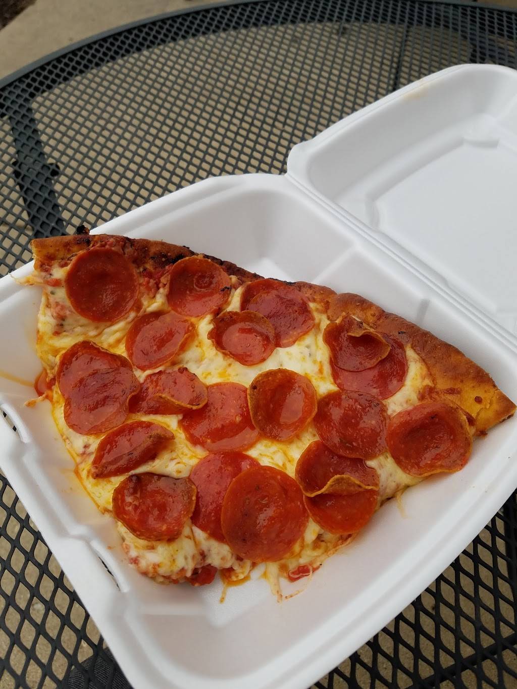 Nancys Pizza | restaurant | 1566, 210 N Weber Rd, Bolingbrook, IL 60440, USA | 6306790700 OR +1 630-679-0700