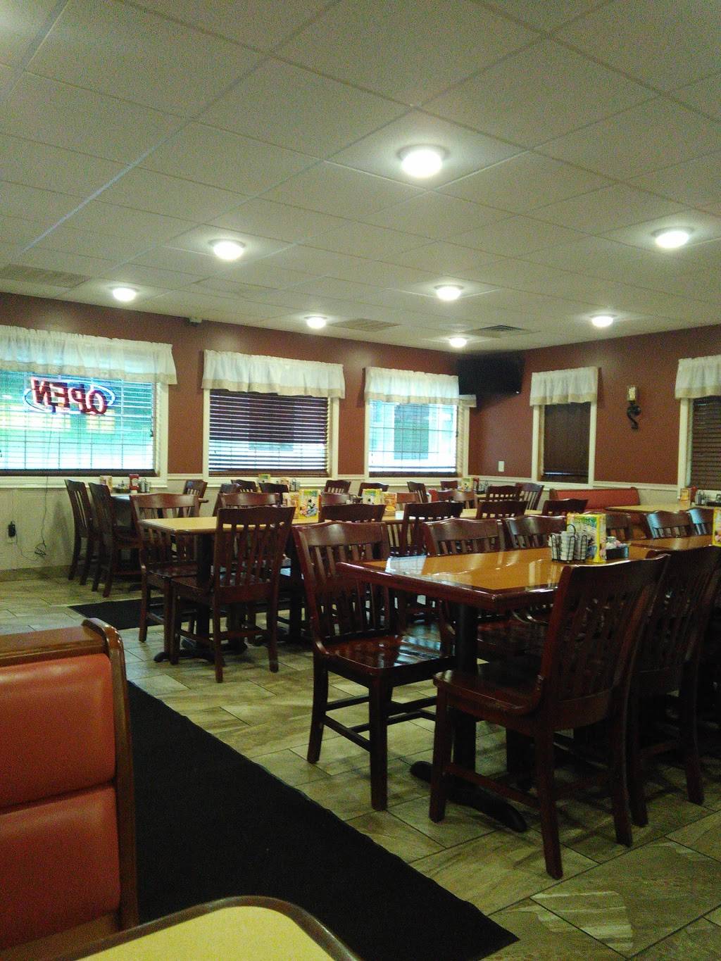 Tudors Biscuit World | restaurant | 235 Hambley Blvd, Pikeville, KY 41501, USA | 6066530207 OR +1 606-653-0207