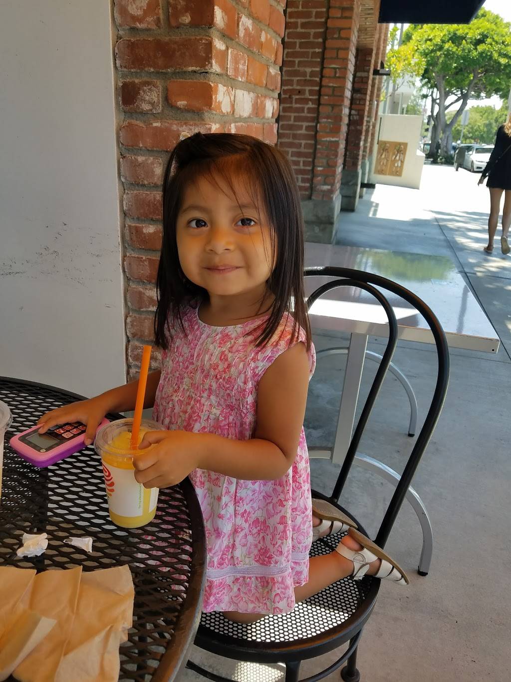 Jamba Juice Larchmont Ave | restaurant | 122 N Larchmont Ave, Los Angeles, CA 90004, USA | 3233785720 OR +1 323-378-5720