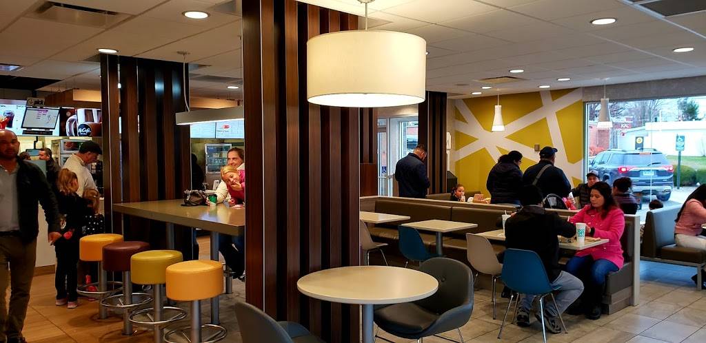 McDonalds | cafe | 726 Connecticut Ave, Norwalk, CT 06854, USA | 2033547060 OR +1 203-354-7060