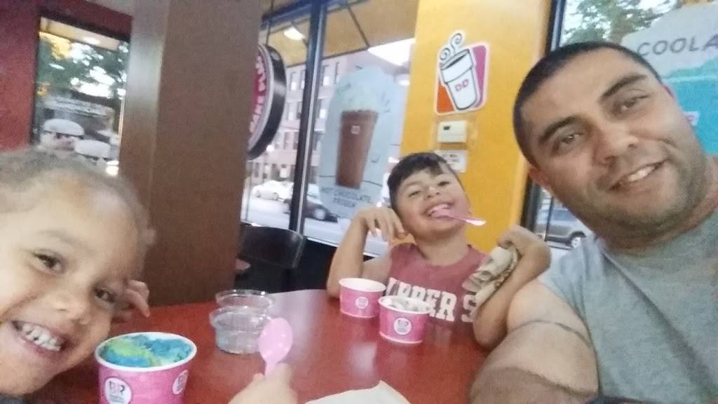 Dunkin Donuts | cafe | 1743 W Lawrence Ave, Chicago, IL 60640, USA | 7733340554 OR +1 773-334-0554