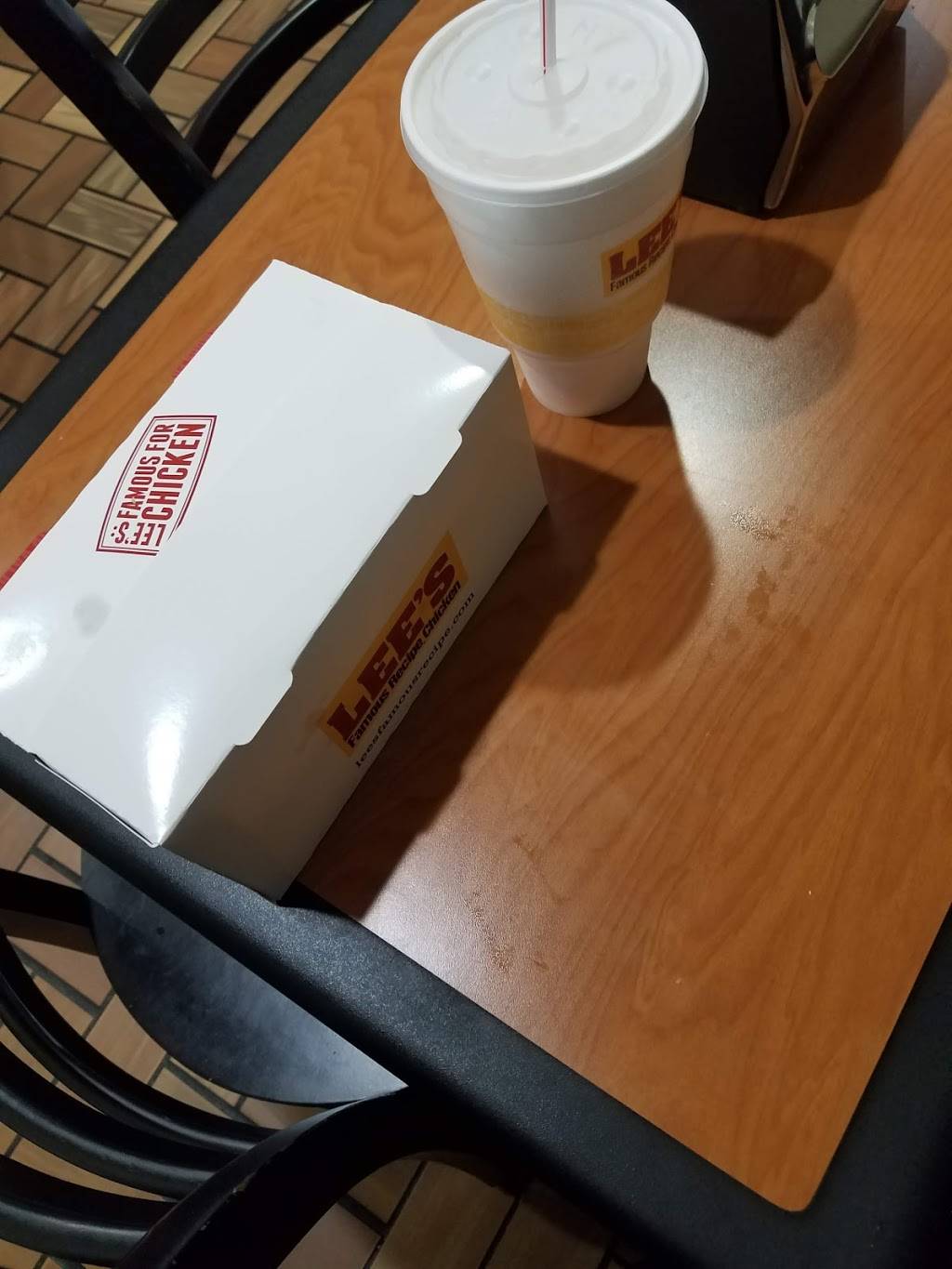 Lees Famous Recipe Chicken | restaurant | 2925 Brownsboro Rd, Louisville, KY 40206, USA | 5028964694 OR +1 502-896-4694