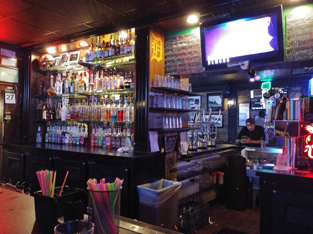 Bird Bar & Grill | restaurant | 223 S Main St, Mt Pleasant, MI 48858, USA | 9897722493 OR +1 989-772-2493