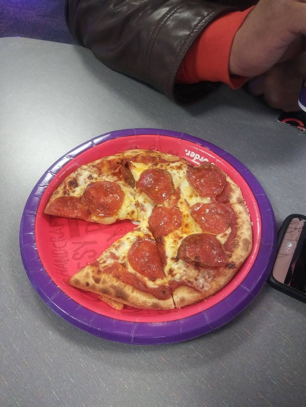 Chuck E. Cheeses | restaurant | 1000C S Barrington Rd, Streamwood, IL 60107, USA | 6302896700 OR +1 630-289-6700