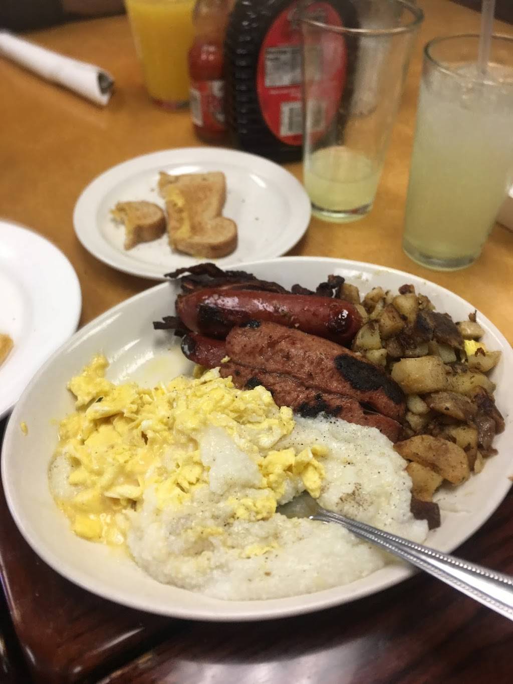 Ms Goodies | restaurant | 1836 Bailey Ave, Buffalo, NY 14211, USA | 7169363690 OR +1 716-936-3690