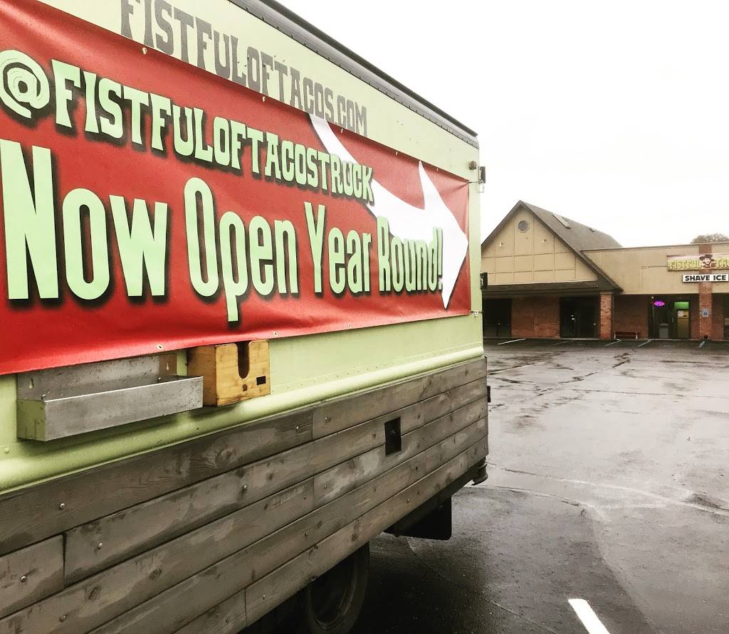 Fistful of Tacos | restaurant | 2708 Paoli Pike, New Albany, IN 47150, USA | 8125570226 OR +1 812-557-0226