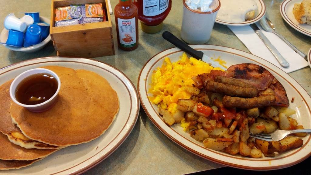 Brooks Ranch | restaurant | 975 Bellevue Rd, Atwater, CA 95301, USA | 2093571838 OR +1 209-357-1838