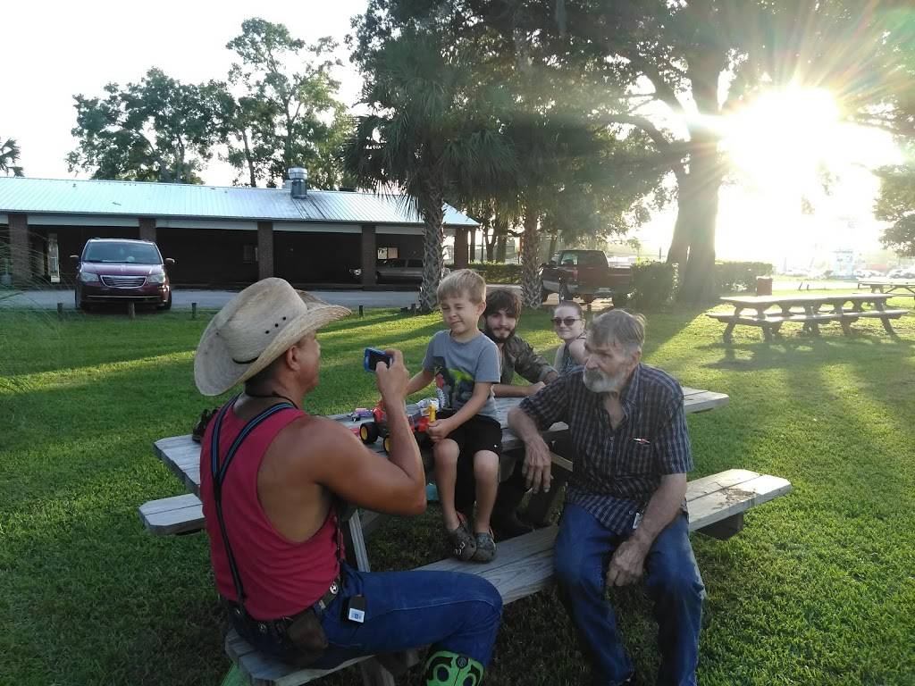 Ralphs Burger House | restaurant | 15 Rodgers Blvd, Chiefland, FL 32626, USA | 3524932687 OR +1 352-493-2687