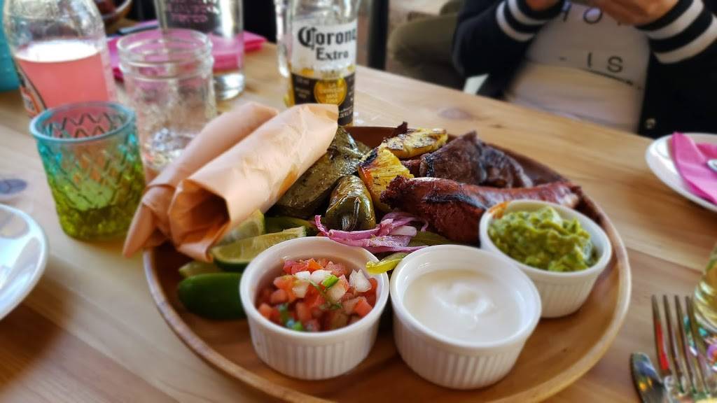 La Chingada | restaurant | 1242 Dundas St W, Toronto, ON M6J 1X5, Canada | 4165352242 OR +1 416-535-2242