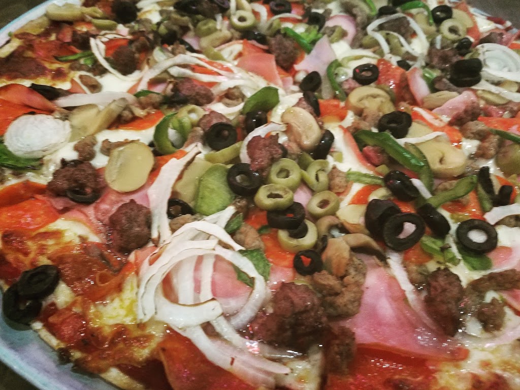 Townhouse Pizza & Lounge | restaurant | 2701 Floyd Blvd, Sioux City, IA 51104, USA | 7122525166 OR +1 712-252-5166