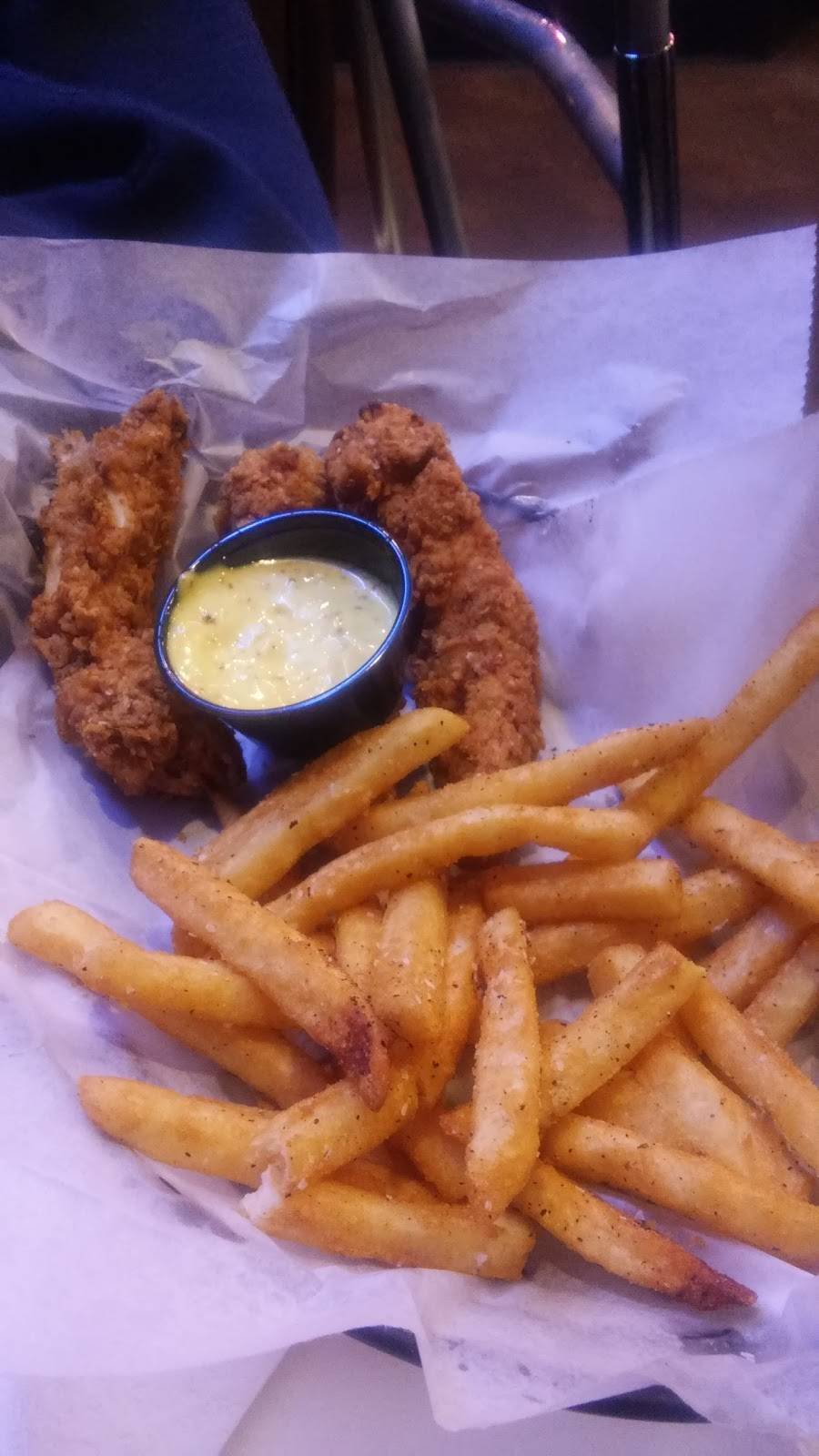 Halftime | restaurant | 156 N College St, Auburn, AL 36830, USA | 3348877800 OR +1 334-887-7800