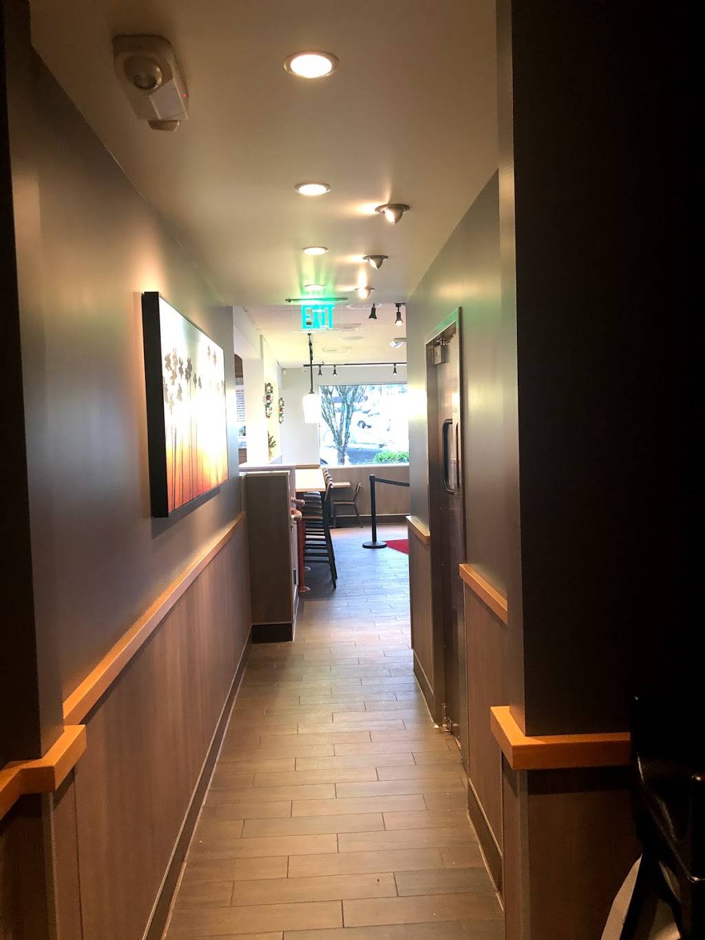 The Habit Burger Grill | restaurant | 3501 SW Avalon Way, Seattle, WA 98126, USA | 2069322186 OR +1 206-932-2186