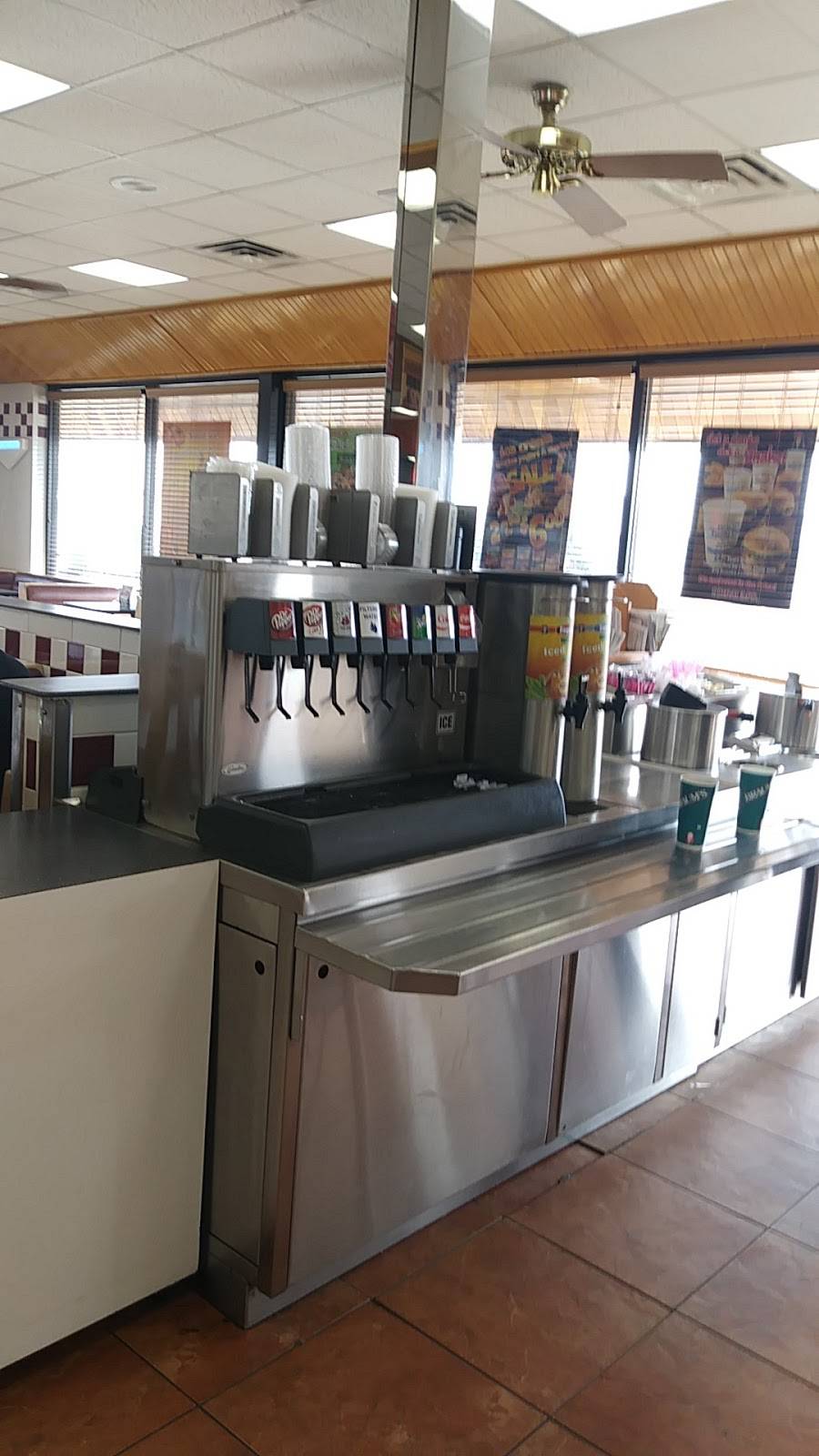 Braums Ice Cream & Burger Restaurant | restaurant | 444 E Pawnee St, Wichita, KS 67211, USA | 3162673711 OR +1 316-267-3711