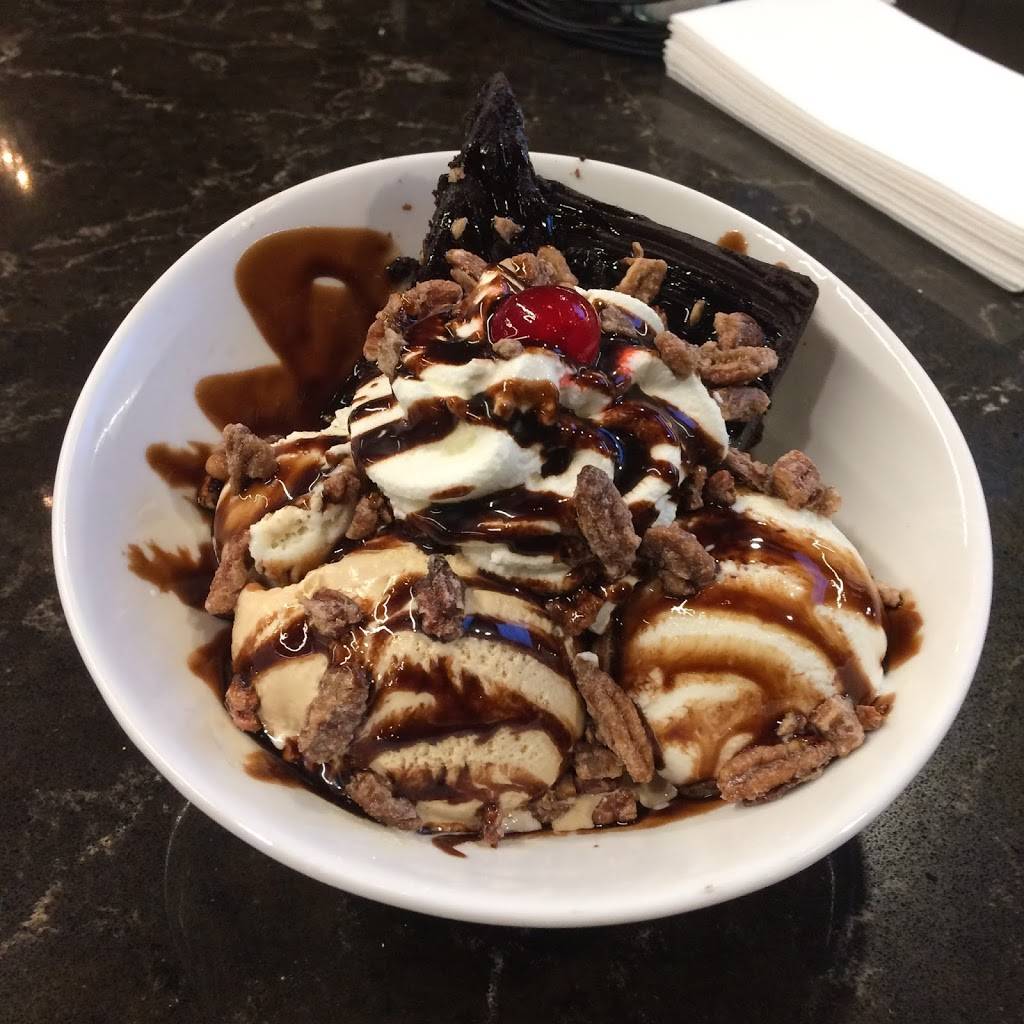 Murphys Grill | restaurant | 620, Edward J. Pryzbyla University Center, Michigan Ave NE, Washington, DC 20064, USA | 2023194770 OR +1 202-319-4770