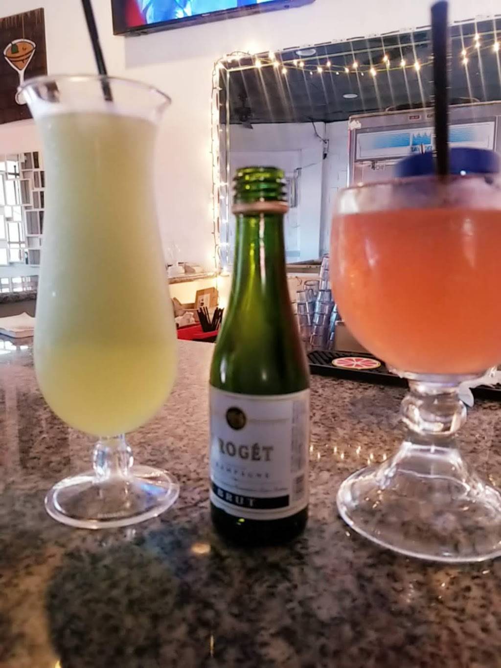 Frozen Paradise | restaurant | 4711 Ennis St, Houston, TX 77004, USA | 7135233769 OR +1 713-523-3769