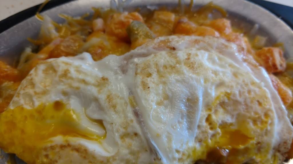 Nenas Cooper Cafe | restaurant | 7759 Douglas Ave, Kalamazoo, MI 49009, USA | 2693832960 OR +1 269-383-2960