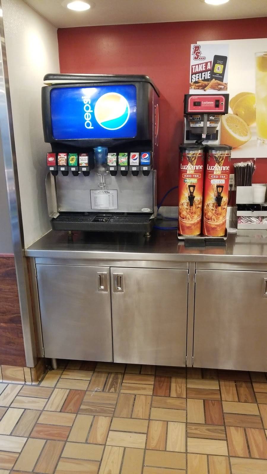 Penn Station East Coast Subs | meal takeaway | 4820 W 57th St, Indianapolis, IN 46254, USA | 3173477366 OR +1 317-347-7366