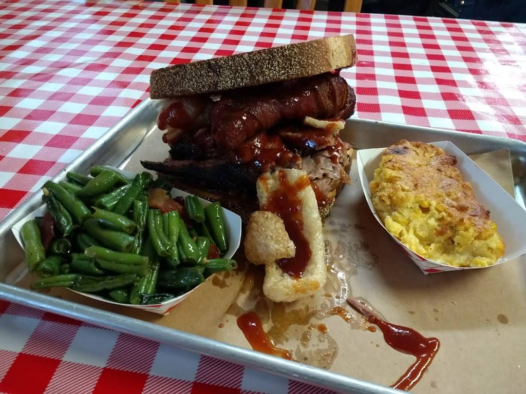 the rusty buckle bbq company | restaurant | 22664 Community Dr, New Caney, TX 77357, USA | 2813540447 OR +1 281-354-0447