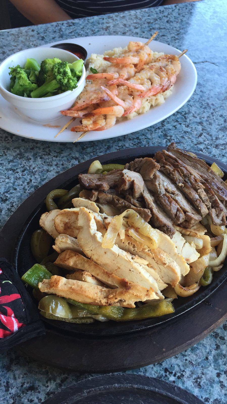 Beef O Bradys-New Smyrna Beach | restaurant | 1610 S Dixie Fwy, New Smyrna Beach, FL 32168, USA | 3864249292 OR +1 386-424-9292