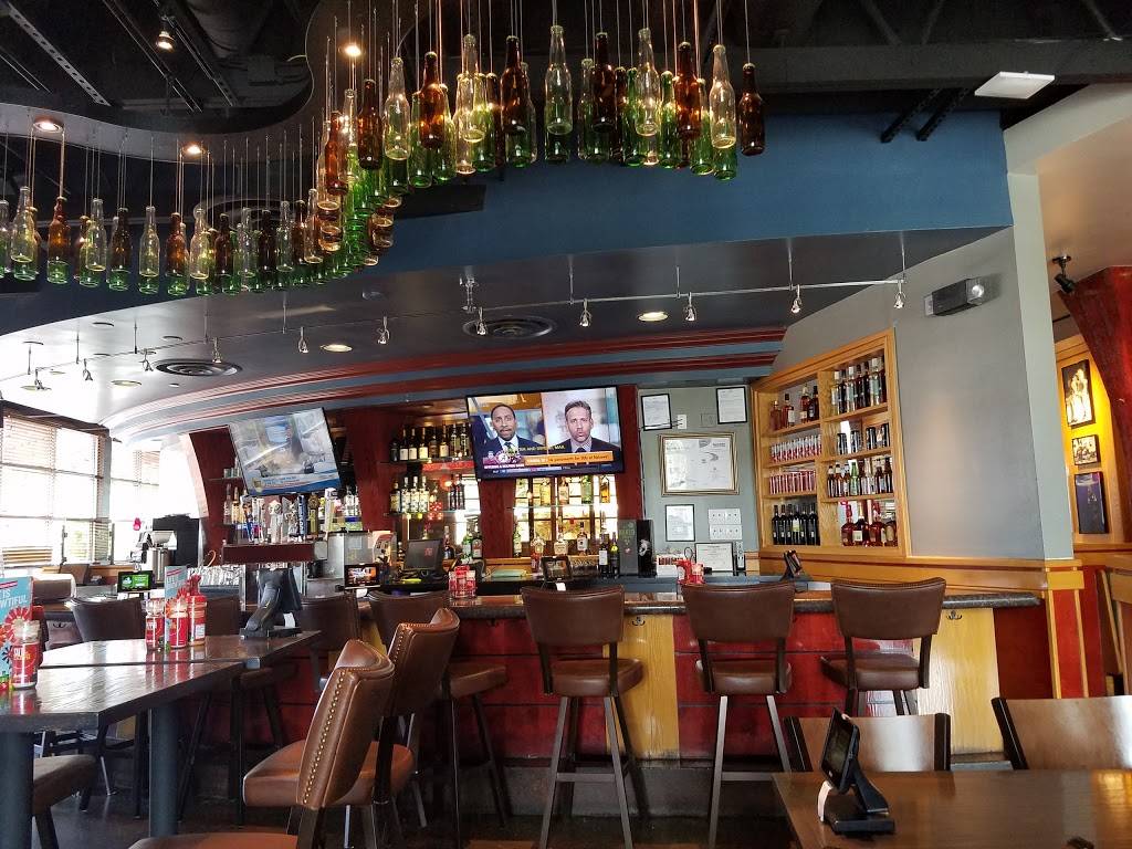 Red Robin Gourmet Burgers and Brews | restaurant | 2524 Chesapeake Square Ring Rd, Chesapeake, VA 23321, USA | 7574888477 OR +1 757-488-8477