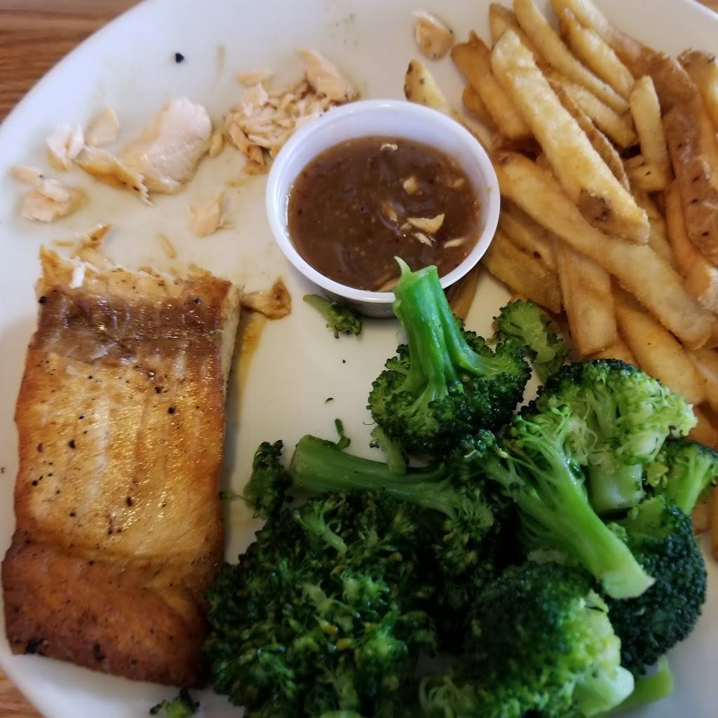 Applebees Grill + Bar | restaurant | 531 Emily Dr, Clarksburg, WV 26301, USA | 3046232092 OR +1 304-623-2092