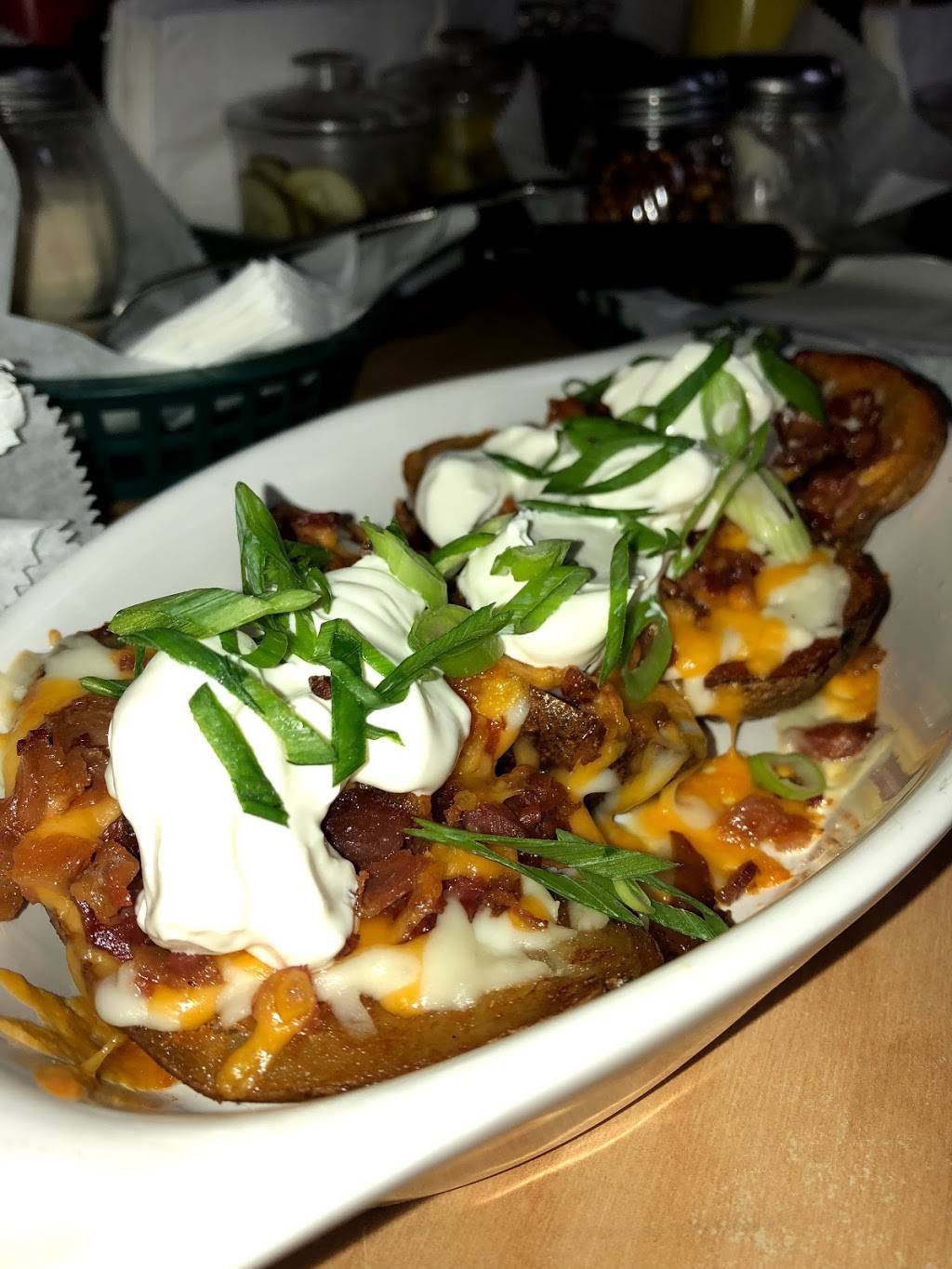 Second Base Pub & Grub | restaurant | 1309 E 9 Mile Rd, Ferndale, MI 48220, USA | 2485487771 OR +1 248-548-7771