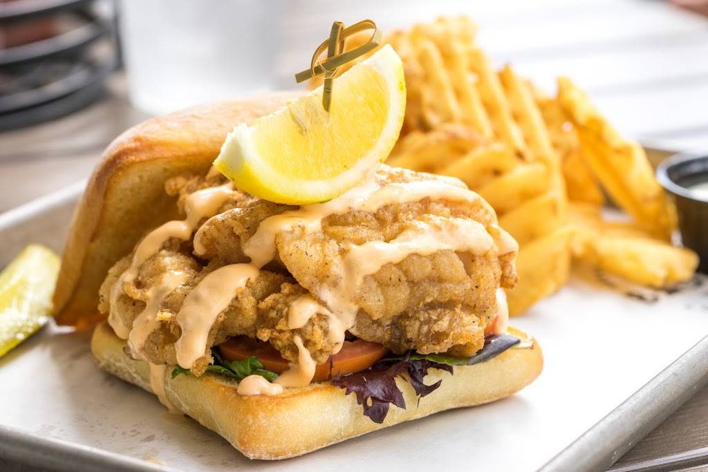 Badfins Food + Brew | restaurant | 215 S Gulfview Blvd, Clearwater, FL 33767, USA | 7274745591 OR +1 727-474-5591