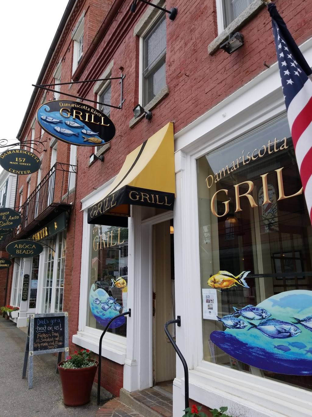 Damariscotta River Grill | restaurant | 155 Main St, Damariscotta, ME 04543, USA | 2075632992 OR +1 207-563-2992