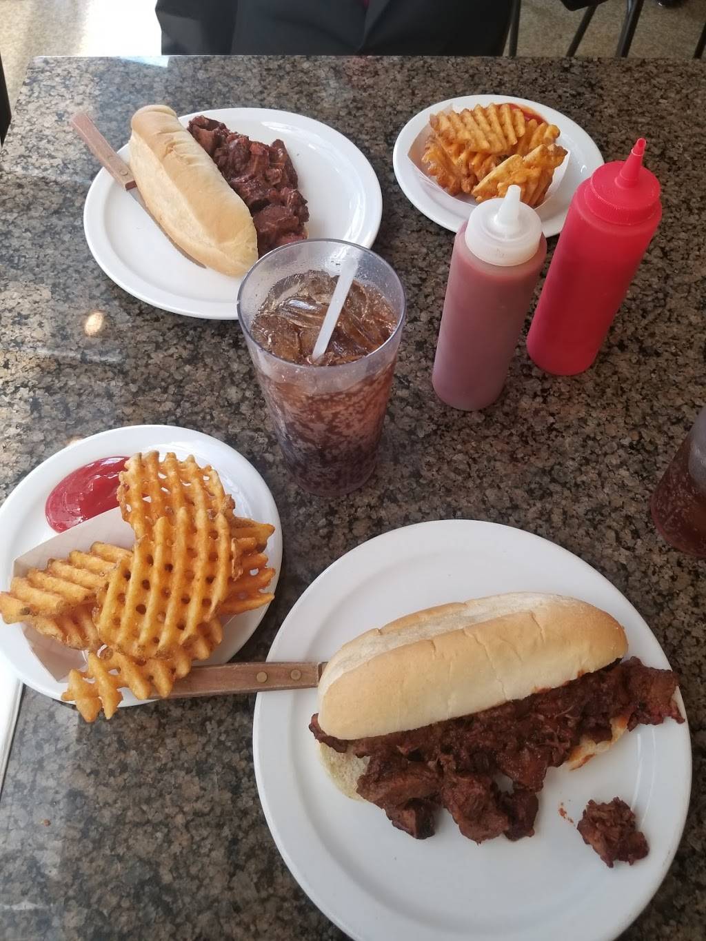 Big Q Barbeque | restaurant | 2117 S 34th St, Kansas City, KS 66106, USA | 9133626980 OR +1 913-362-6980